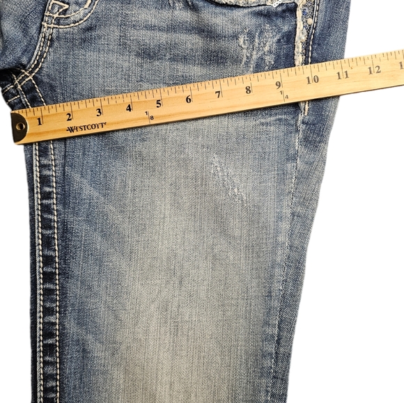 Miss Me Distressed Whiskered Signature Skinny Jeans EUC - Picture 14 of 16